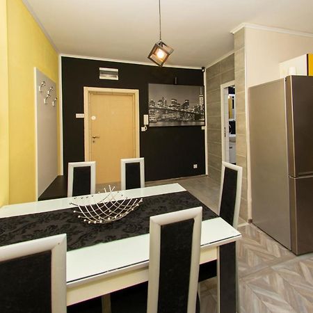 Double Room Flat In The Heart Of Students Town Sofia Exterior photo