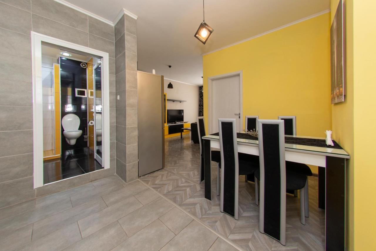 Double Room Flat In The Heart Of Students Town Sofia Exterior photo